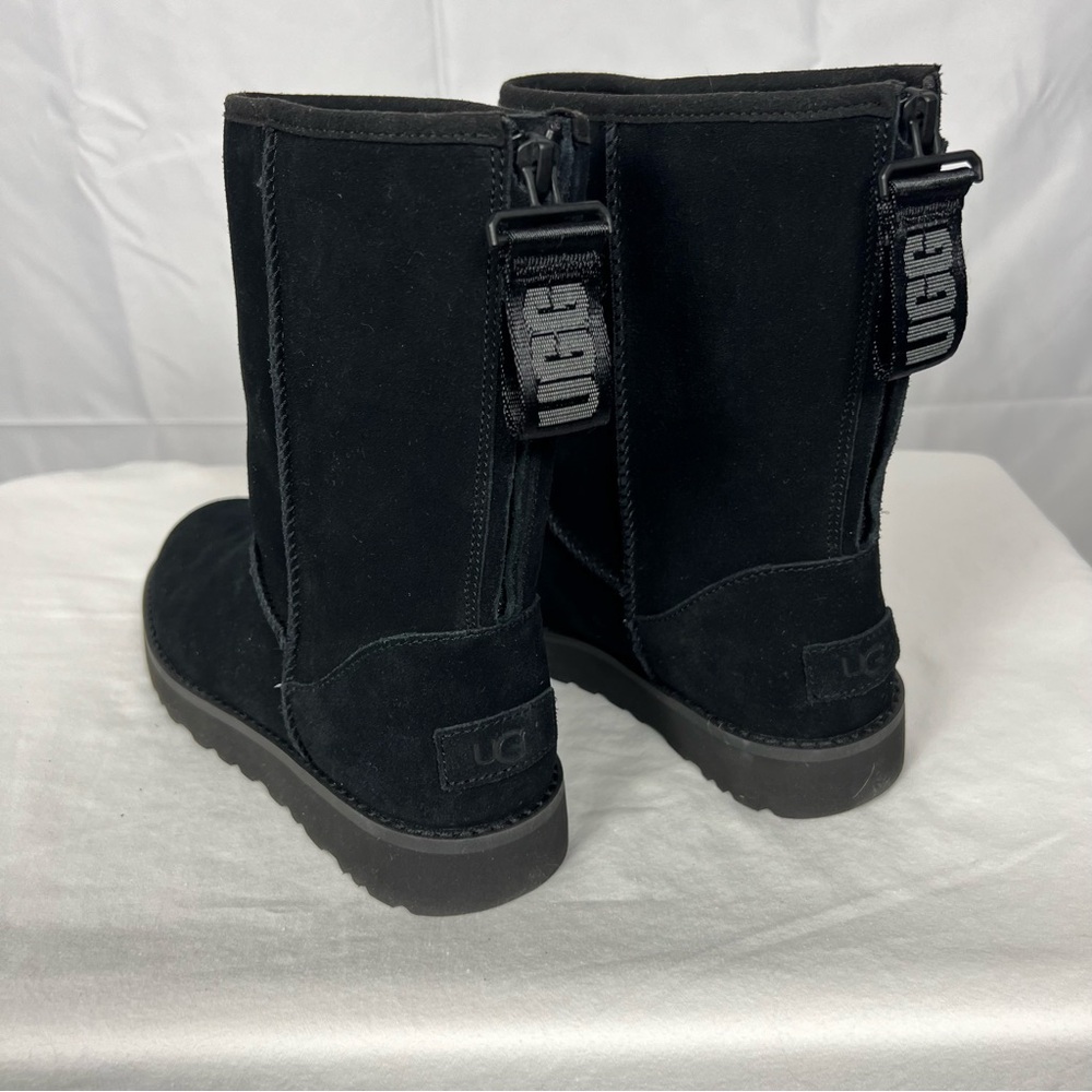 NWT/NWOB UGG black classic short Logo zip-up boots. - Picture 1 of 9